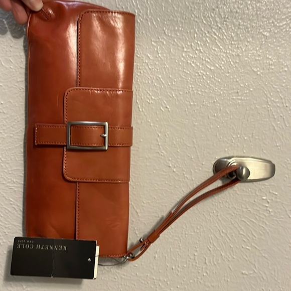 Kenneth Cole All Leather Clutch - Picture 1 of 8